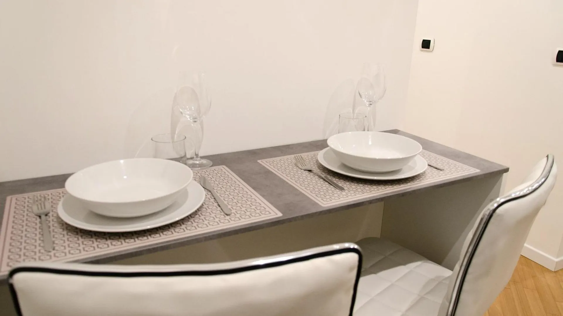Magnoliaapartments - 5 Nirone Center Milan Apartment