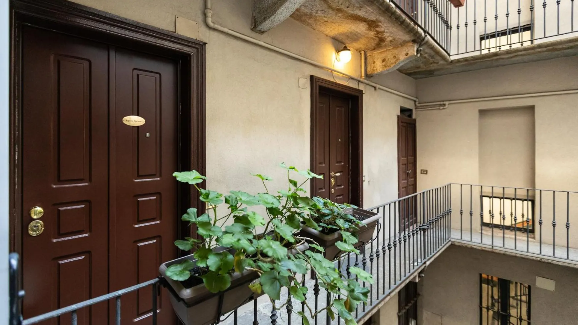Magnoliaapartments - 5 Nirone Center Milan 0*,  Italy