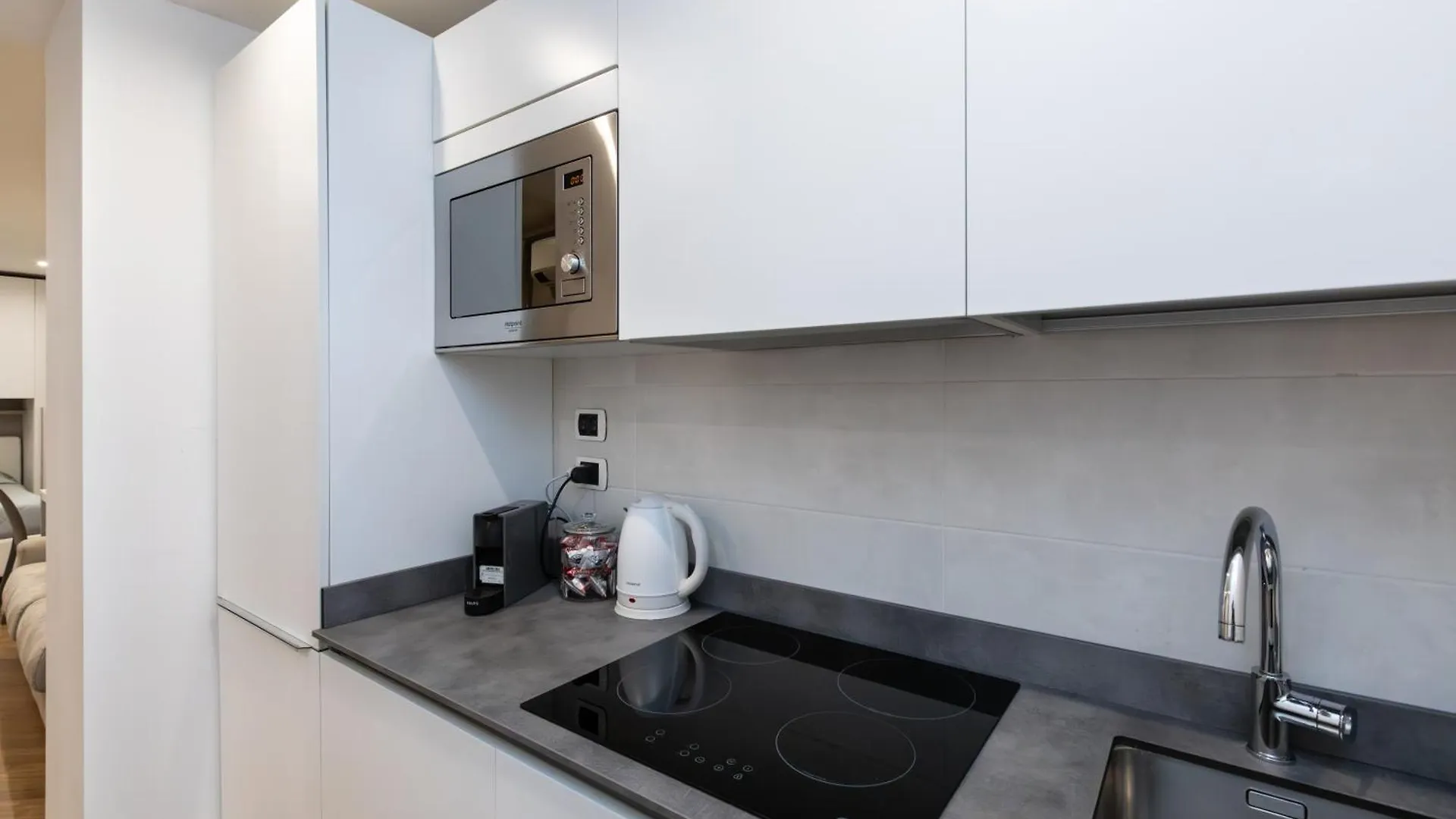 Magnoliaapartments - 5 Nirone Center Милан 0*,